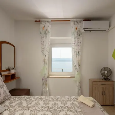 Pool Sweet Oasis Omis - Happy Апартаменты Локва-Рогозница