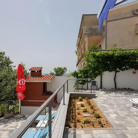 Апартаменты Pool Sweet Oasis Omis - Happy Локва-Рогозница