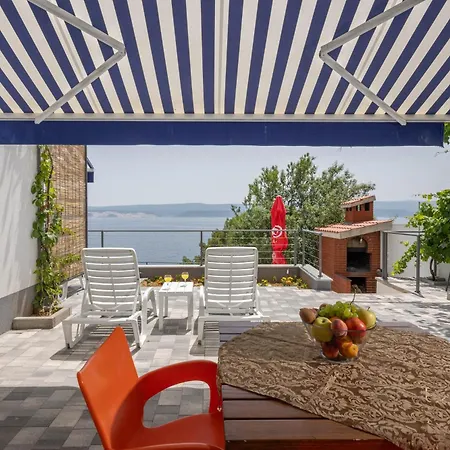 Апартаменты Pool Sweet Oasis Omis - Happy